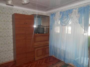 Фото номера Трехместный номер с основными удобствами и общей ванной комнатой Гостевой дом У ЛЮБАШИ г. Железный Порт 2